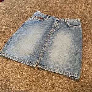 Tommy Hilfiger Jean skirt; size 14